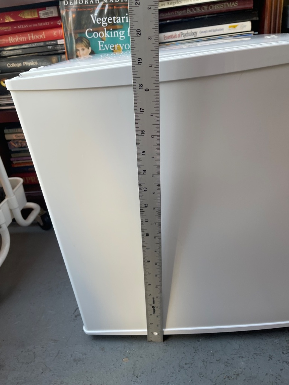 White Compact Mini Freezer - Picture 2 of 11